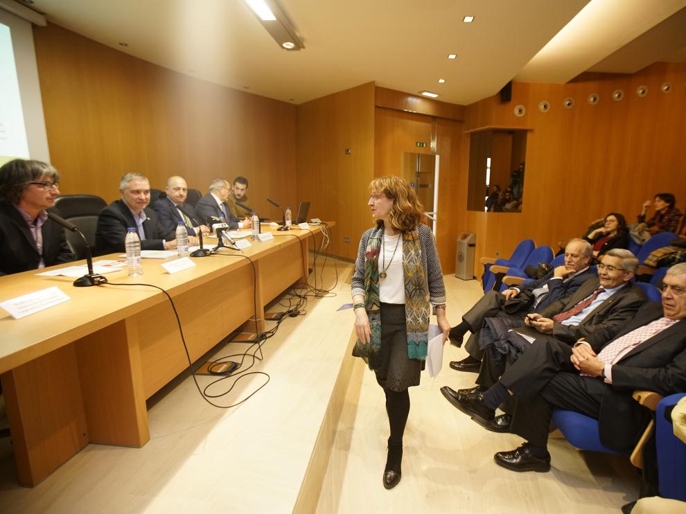 Isabel Saz, una de las autoras del estudio, ayer durante el acto de presentación.