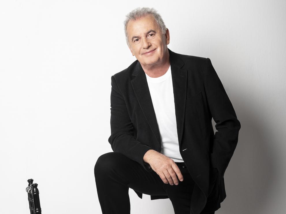 Víctor Manuel, con una trayectoria de más de 50 años sobre los escenarios, llega a Zaragoza tras arrasar en sus anteriores conciertos.