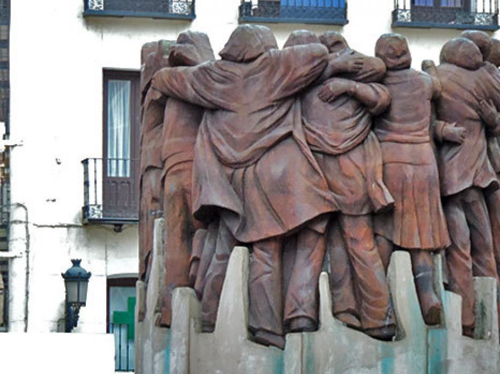 Monumento que recuerda en Madrid a los abogados asesinados.