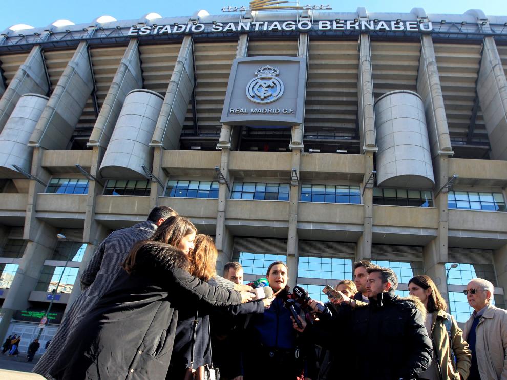 La portavoz de la Policía Nacional, Noelia Cañizares, atiende a los medios con motivo del partido de la final de la Copa Libertadores.
