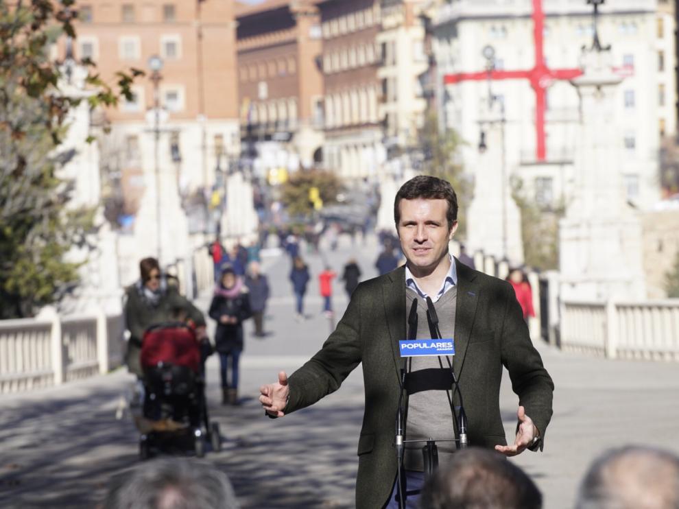 Pablo Casado, en el viaducto de Teruel.