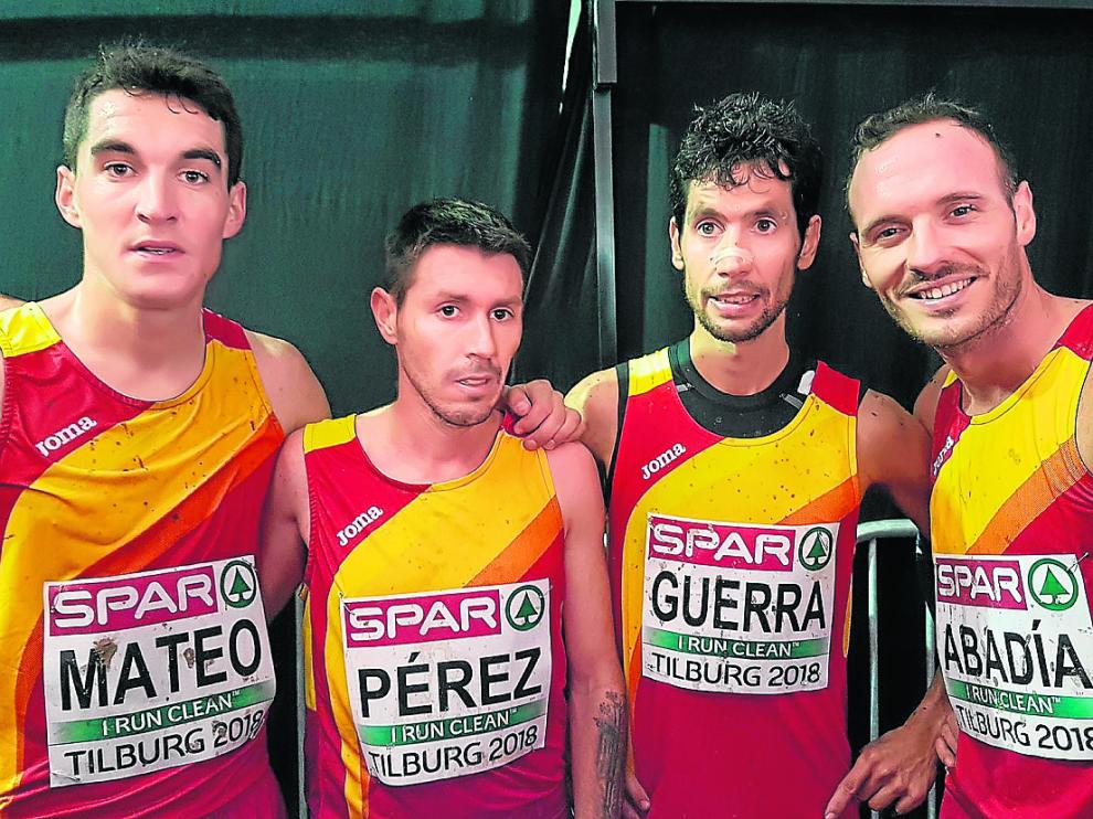 Mateo, Pérez, Guerra y Abadía, ayer tras disputar la carrera en Tilburgo.