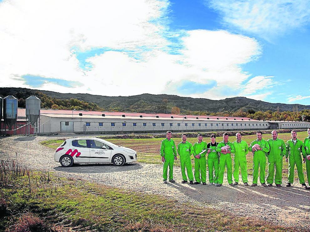 El personal que trabaja en las instalaciones premiadas.