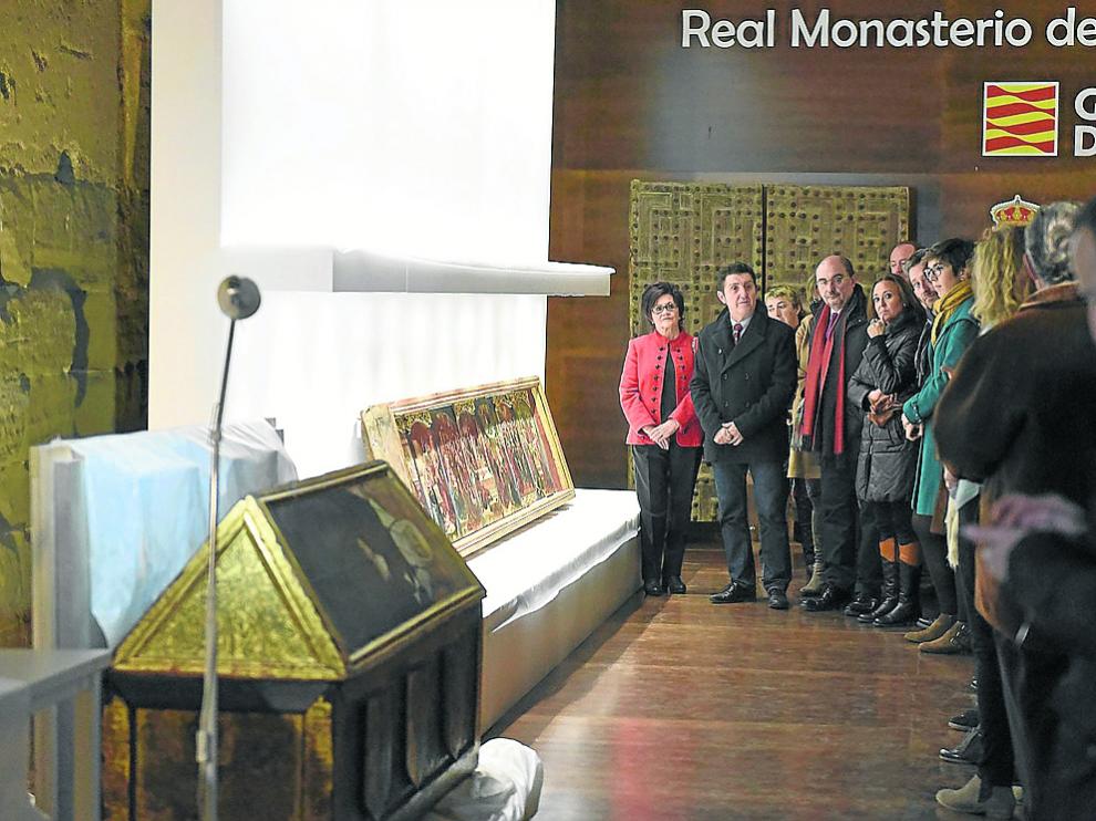 Visita de autoridades a Sijena al día siguiente de la llegada de las obras.