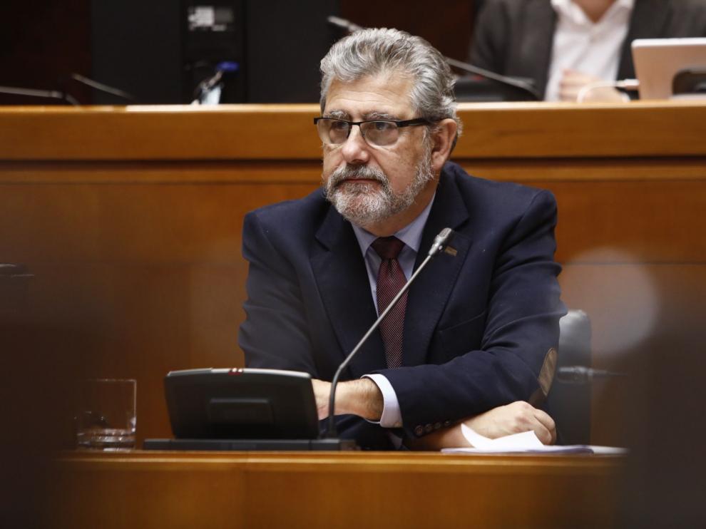 El rector de la Universidad de Zaragoza, José Antonio Mayoral, en las Cortes de Aragón.