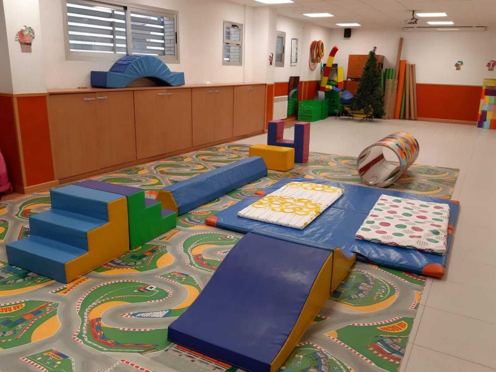 Aula de psicomotricidad del colegio San Roque de María de Huerva, donde trabaja el fisioterapeuta que aún no ha llegado este curso.