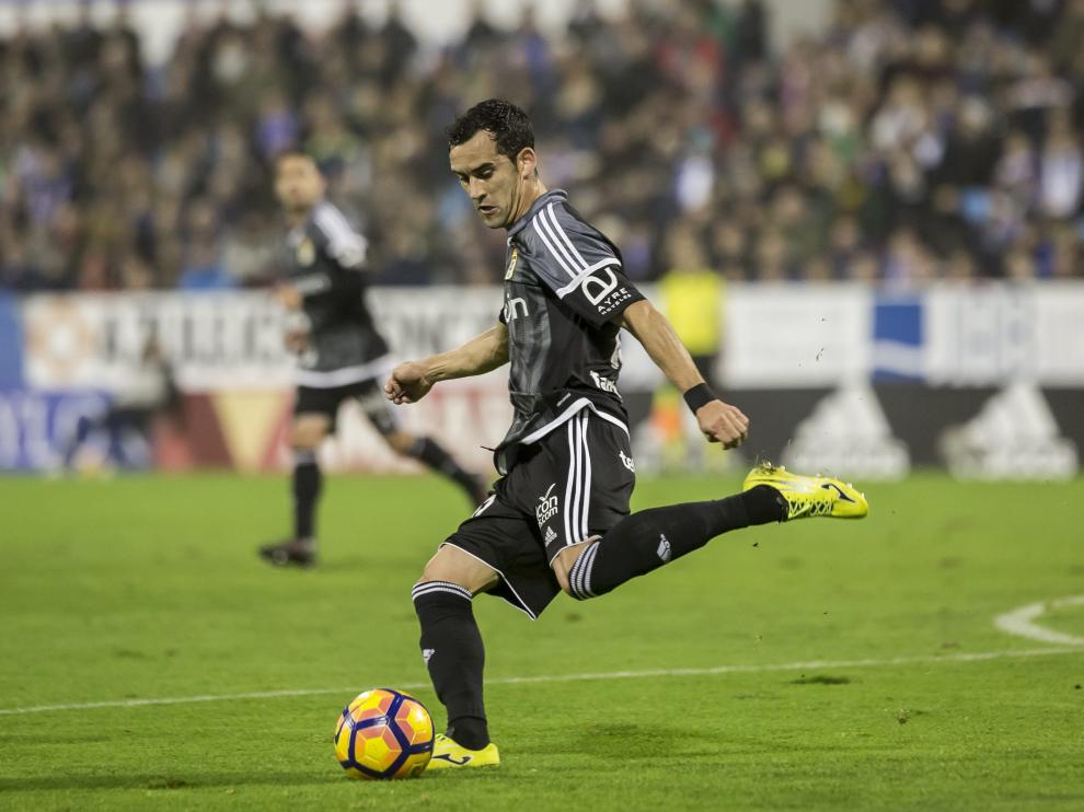 Linares, en una visita a La Romareda con el Real Oviedo