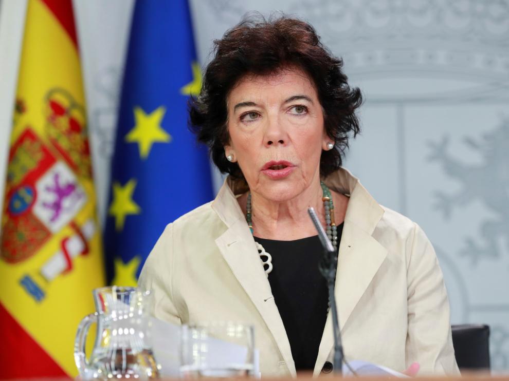 La ministra de Educación, Isabel Celaá, en una rueda de prensa.