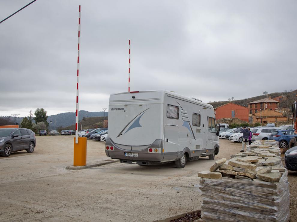 El estacionamiento de pago en el aparcamiento de Anento comenzó a funcionar este sábado.
