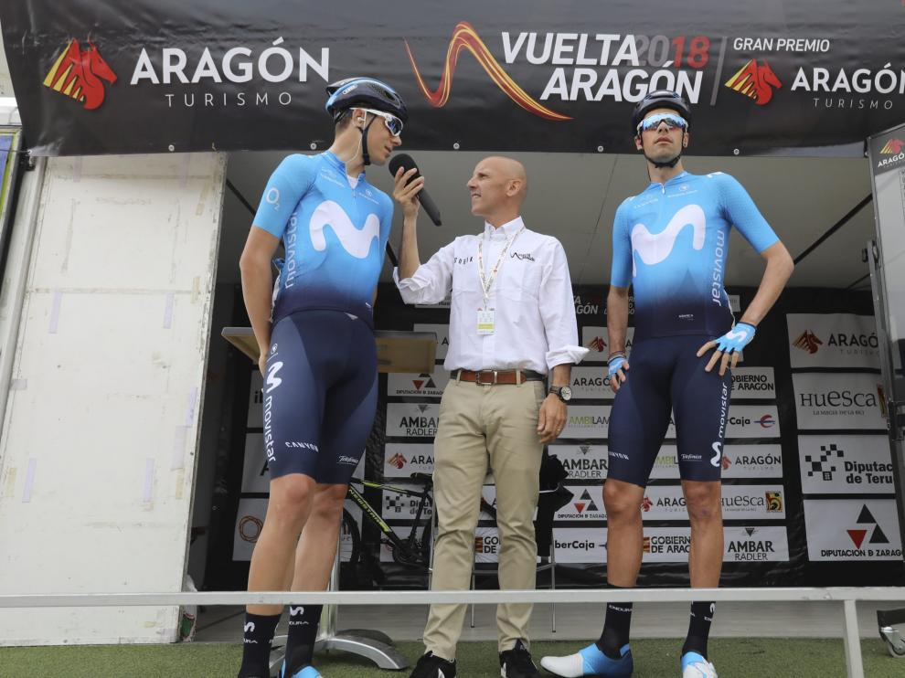 Jaime Castrillo y Jorge Arcas, en la salida de la segunda etapa de la Vuelta a Aragón.