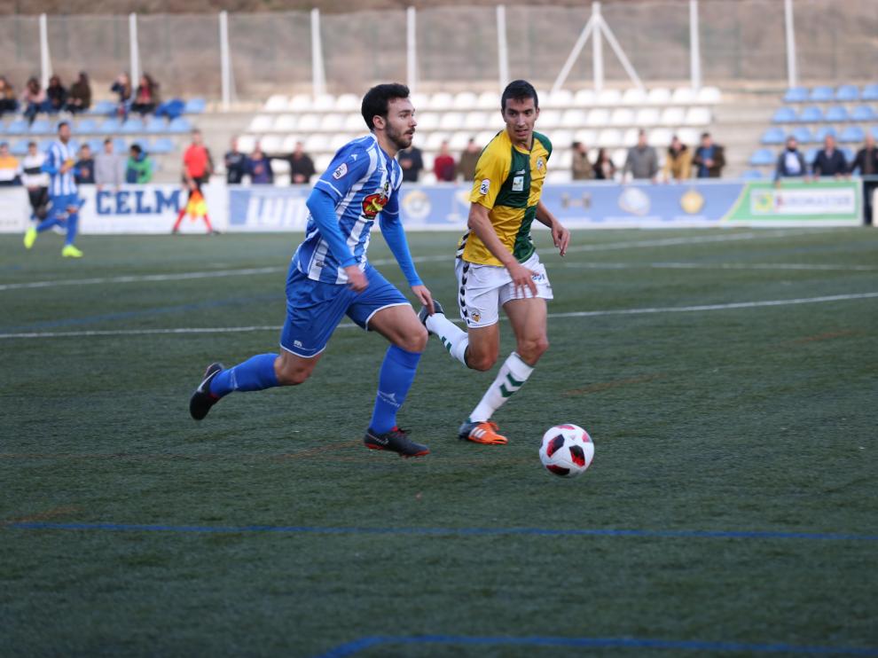 Diego Suárez en un lance del partido ante el Sabadell.