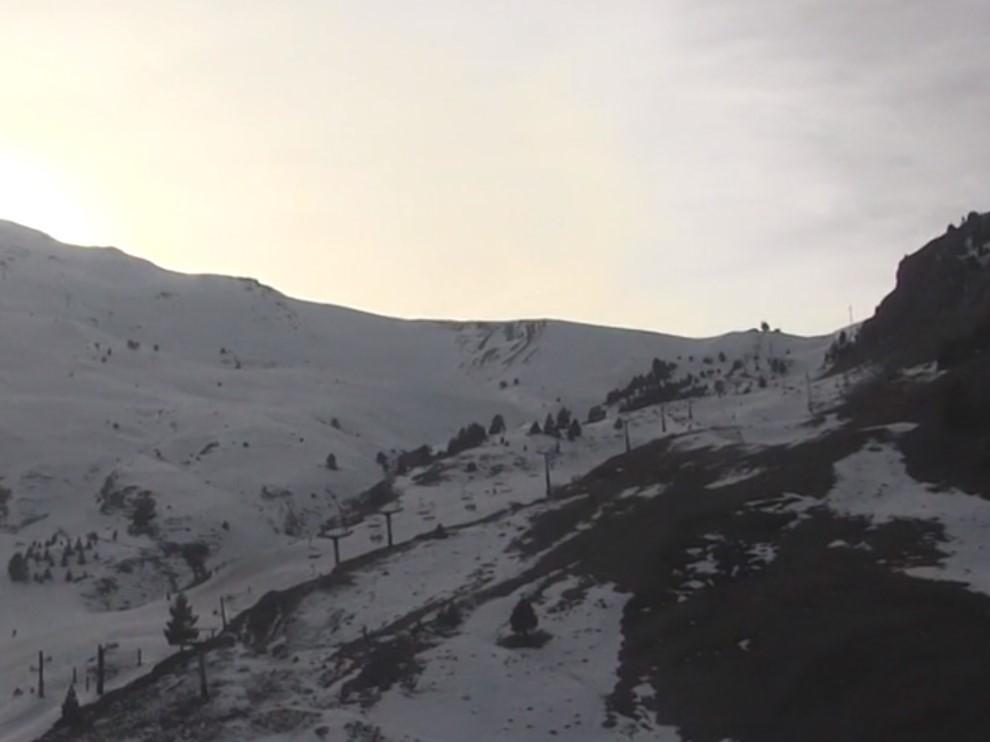 Imagen de la zona del Ampriu, en Cerler, tomada este mediodía, donde se aprecia la buena visbilidad que hay.