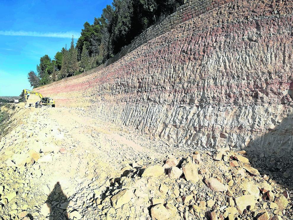 Estado actual de las obras para asegurar el cerro Pui Pinos después de los trabajos de este año.