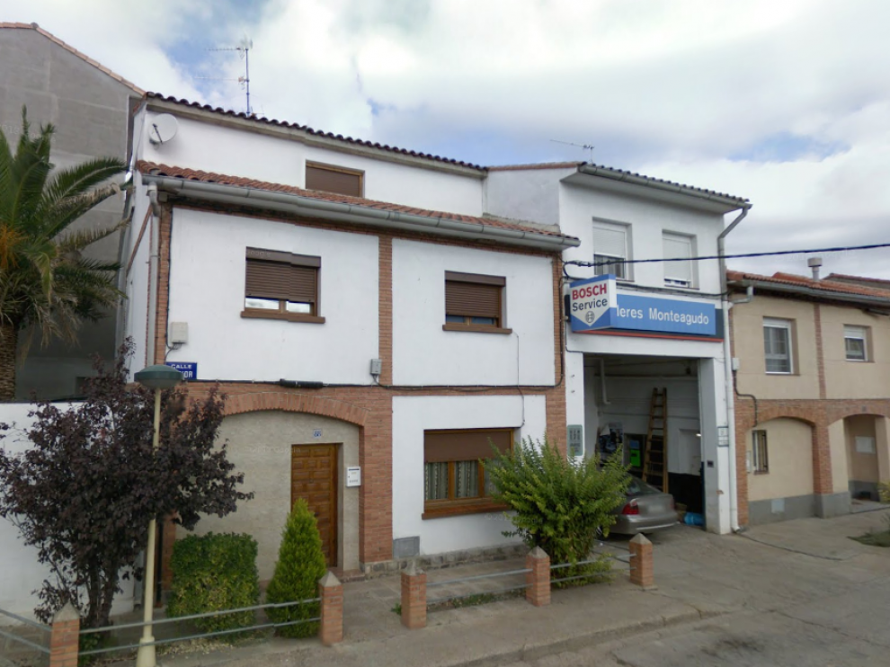 El incendio se declaró en torno en el número 86 de la calle Mayor de La Almunia