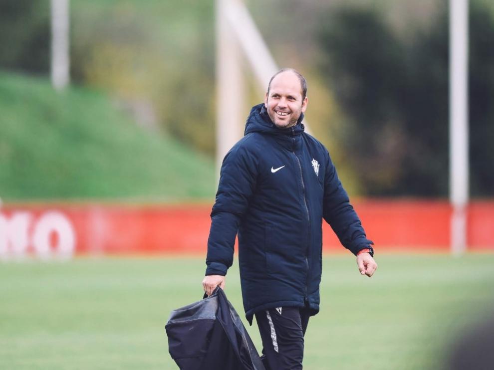 José Alberto López, entrenador del Sporting, en un entrenamiento reciente.
