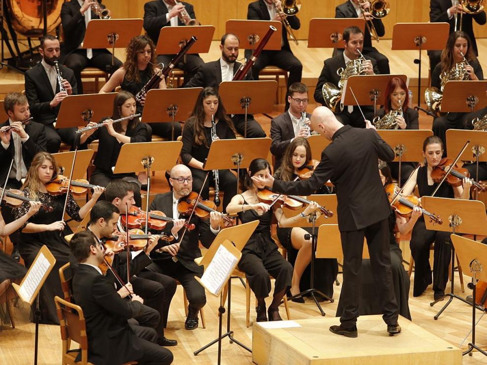 Concierto de la orquesta Sinfónica Ciudad de Zaragoza y el Coro Amici, en el Auditorio