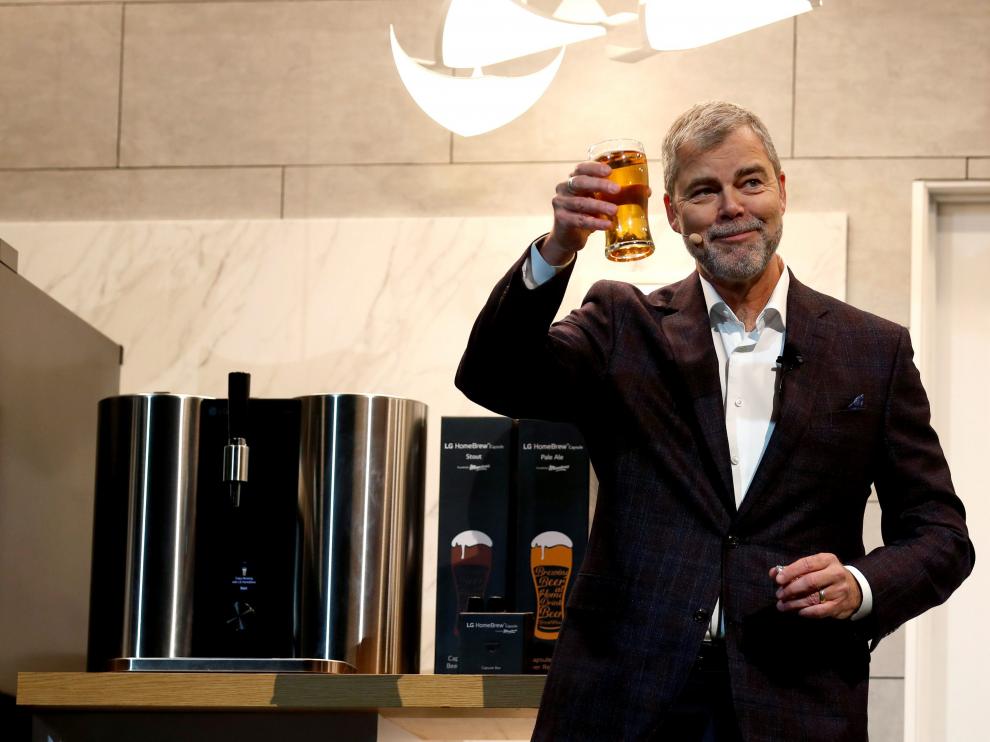 Presentación del prototipo de máquina que hace cerveza desde las cápsulas.