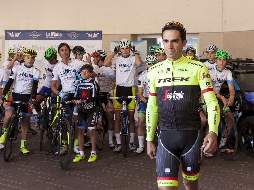 Alberto Contador, en una de sus visitas a Zaragoza.