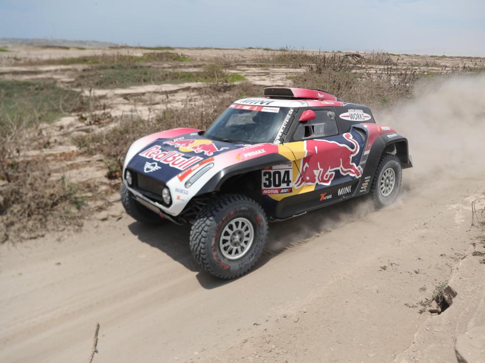 El francés Stéphane Peterhansel conduce su Mini durante la tercera etapa del Rally Dakar 2019.