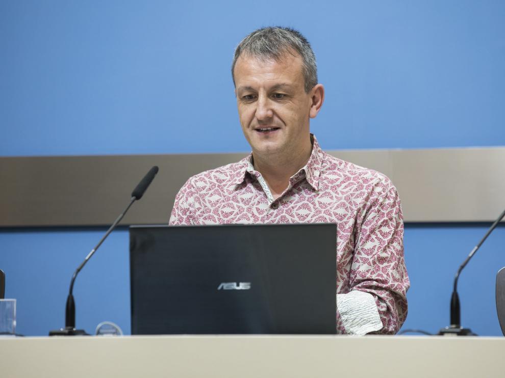 Fernando Rivarés, en una rueda de prensa.