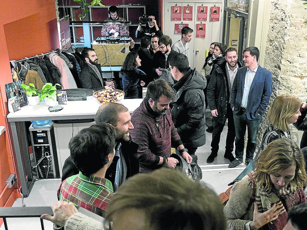 La inauguración del Impact Hub Zaragoza congregó a decenas de invitados.