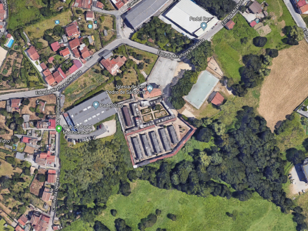 El cadáver fue hallado este lunes oculto bajo unos matorrales en una zona boscosa de la parroquia de Sárdoma, en Vigo