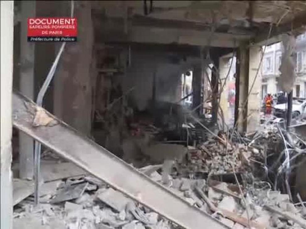 Escenario de guerra en París tras una fuerte explosión de gas en una panadería
