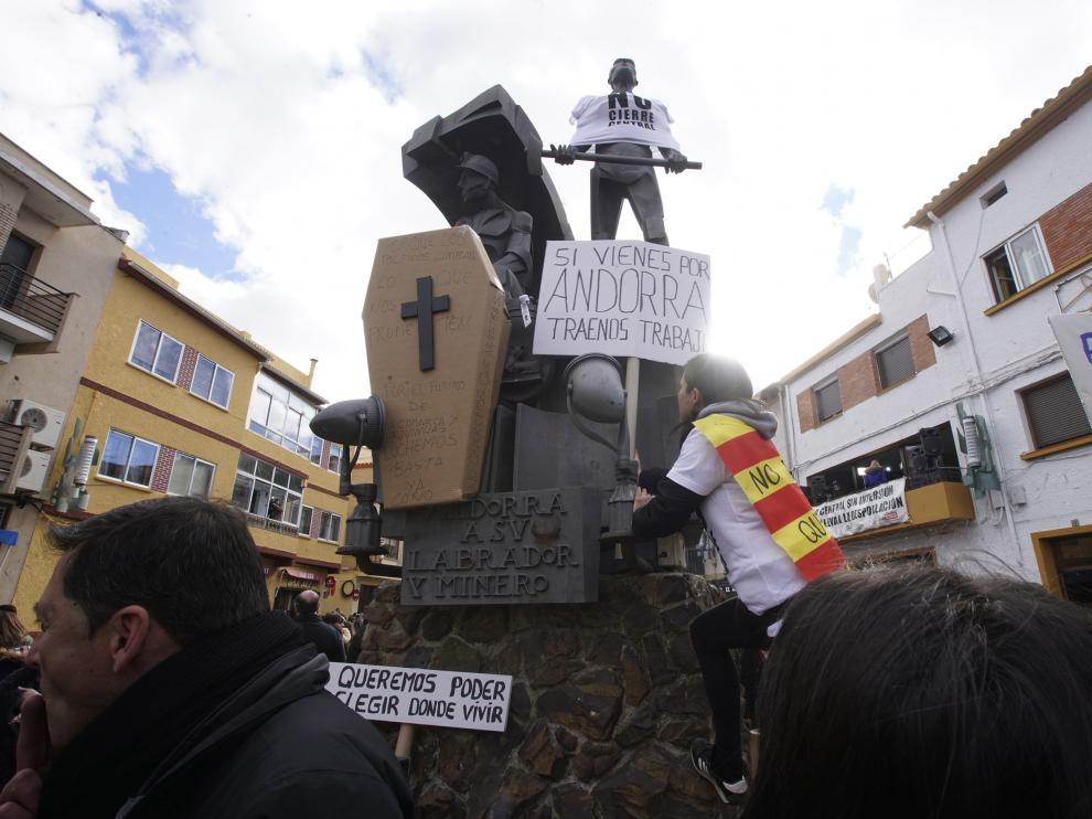 Manifestación en Andorra contra el cierre de la térmica