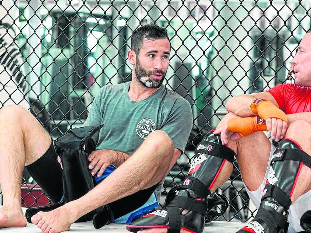 Jorge Blanco, con George St Pierre, campeón del mundo en artes marciales mixtas.
