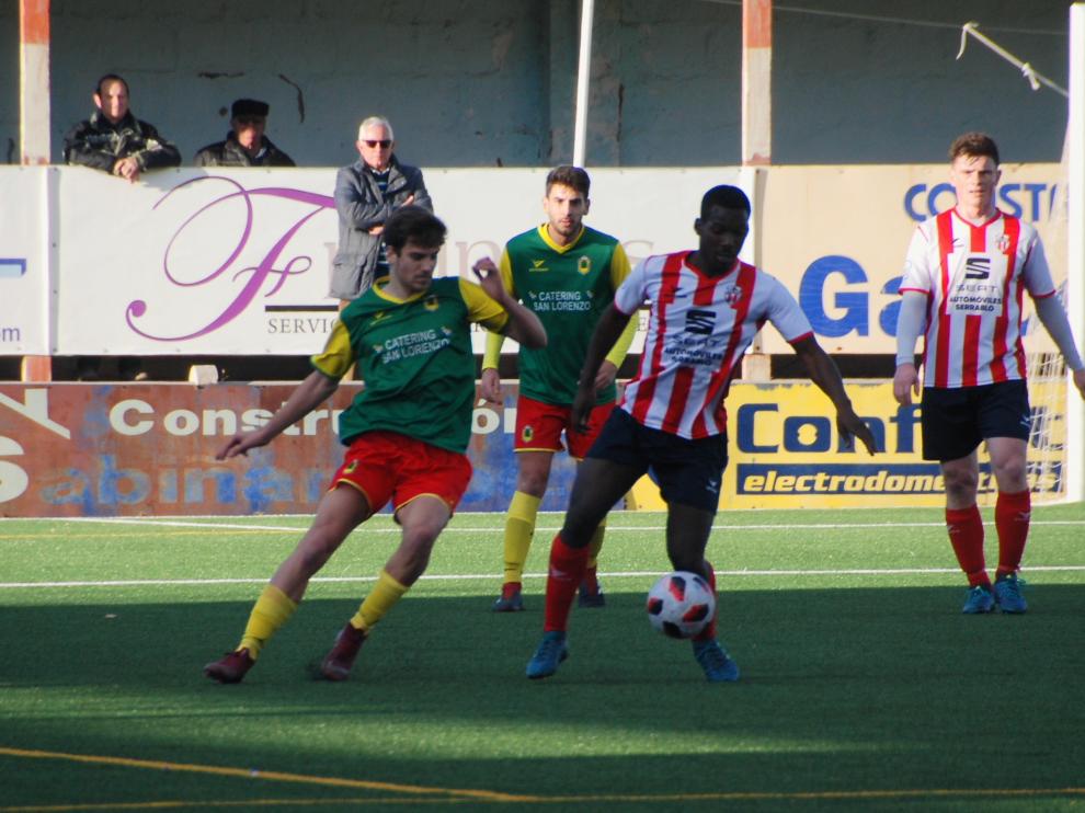 El Sabiñánigo empieza a carburar con esta victoria ante el San Lorenzo