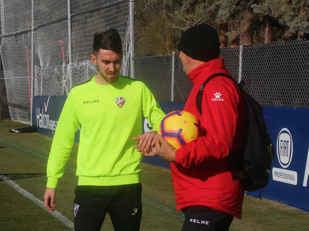Moi Gómez charla con el doctor Galindo