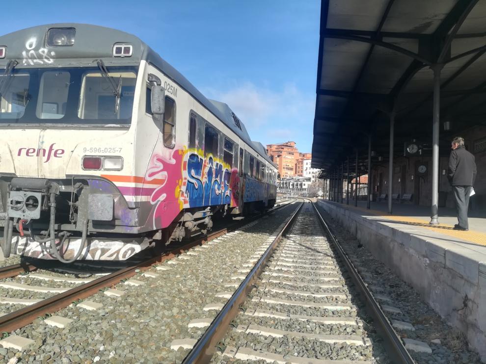 Aspecto del tamagochi averiado en la estación de Teruel