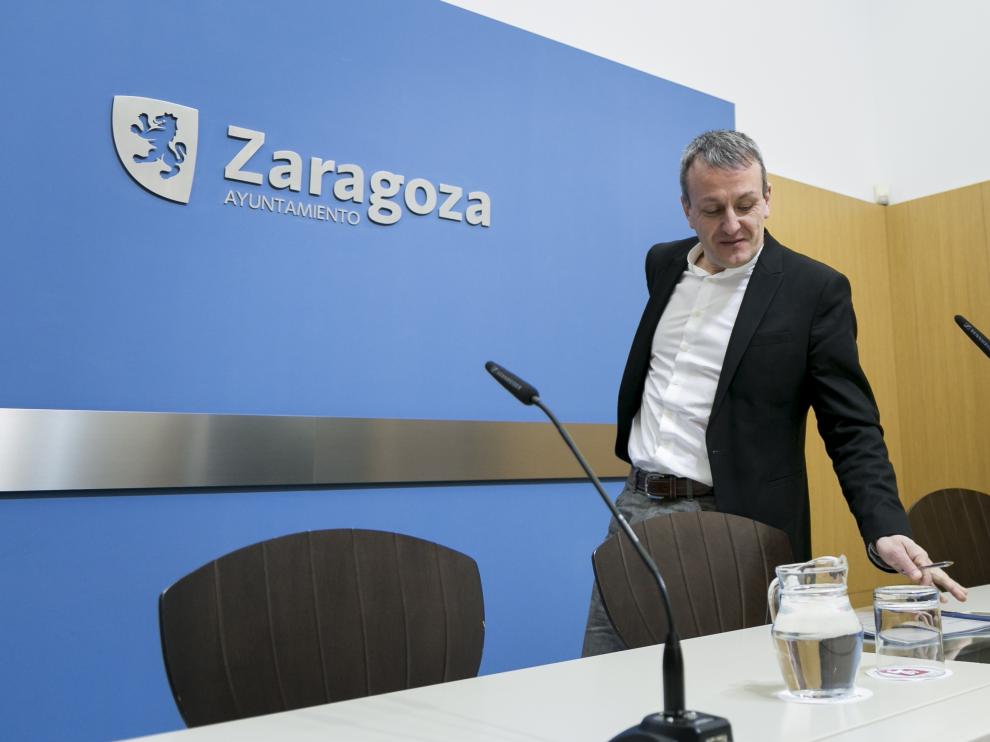 Fernando Rivarés, este lunes en una comparecencia en el Ayuntamiento de Zaragoza.