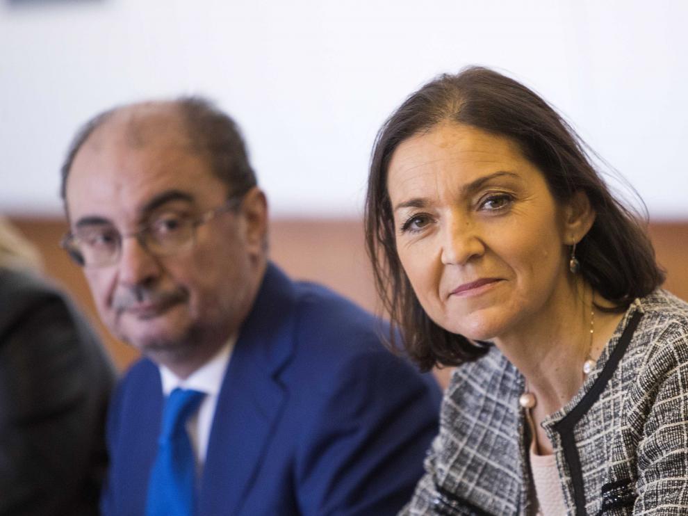 El presidente del Gobierno de Aragón, Javier Lambán, y la ministra de Industria, Comercio y Turismo, Reyes Maroto.
