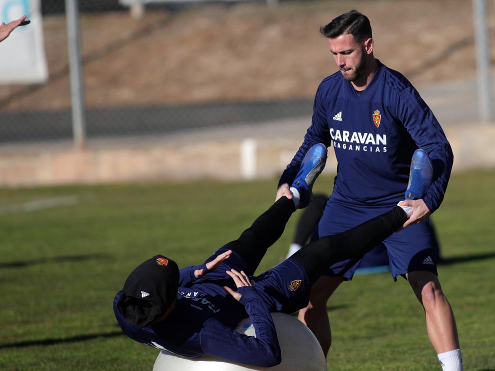 Álvaro Vázquez y Marc Gual, en un ejercicio durante un entrenamiento