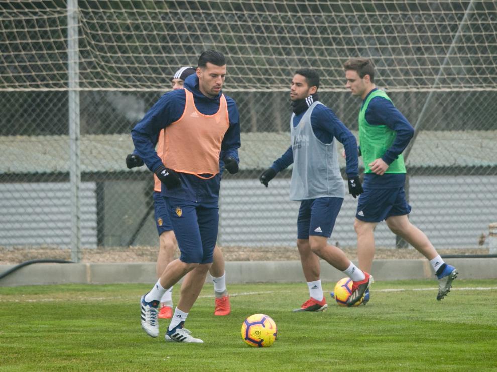 Bruno Perone y Raí se ejercitan en la Ciudad Deportiva del Real Zaragoza
