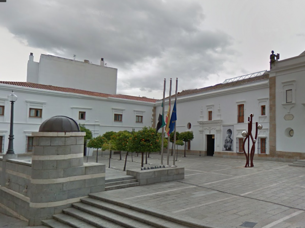 La iniciativa, defendida por Cristina Teniente en el Parlamento de Extremadura, ha contado con el vota en contra de Podemos.