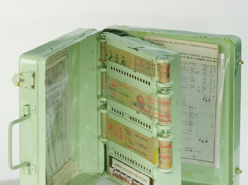 La enciclopedia mecánica (1962) expuesta en la sede coruñesa del Museo Nacional de Ciencia y Tecnología es una donación de Mª Carmen Grandal Ruiz