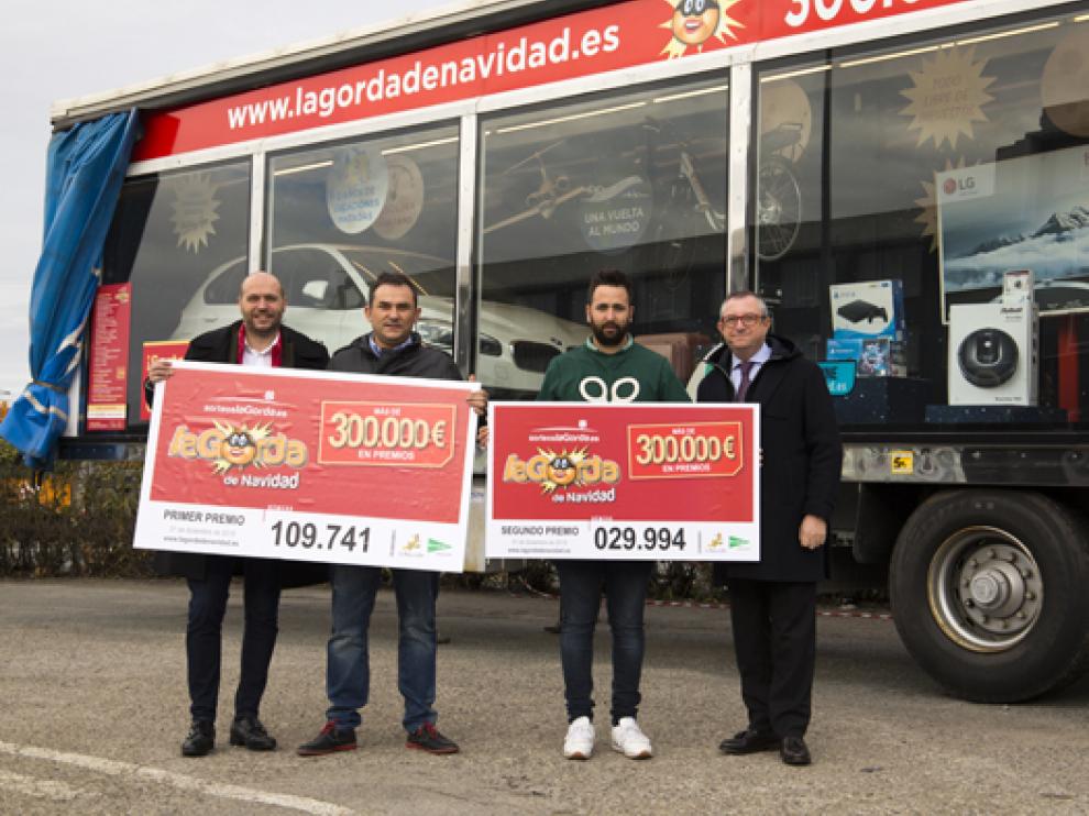 Los ganadores recibieron sus premios de manos de los responsables de La Gorda.
