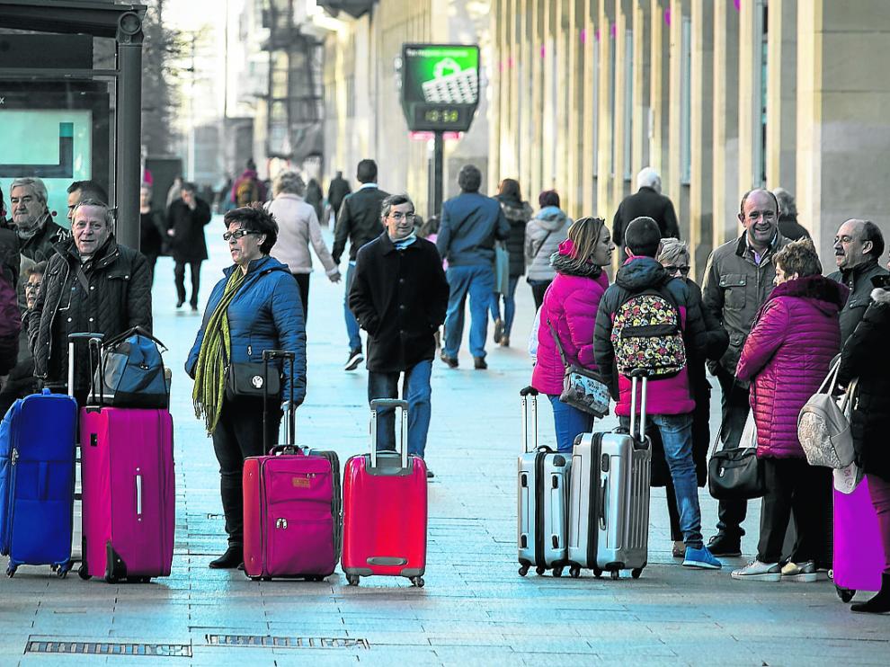 Turistas en Zaragoza durante el último puente de la Constitución. Oliver DucH