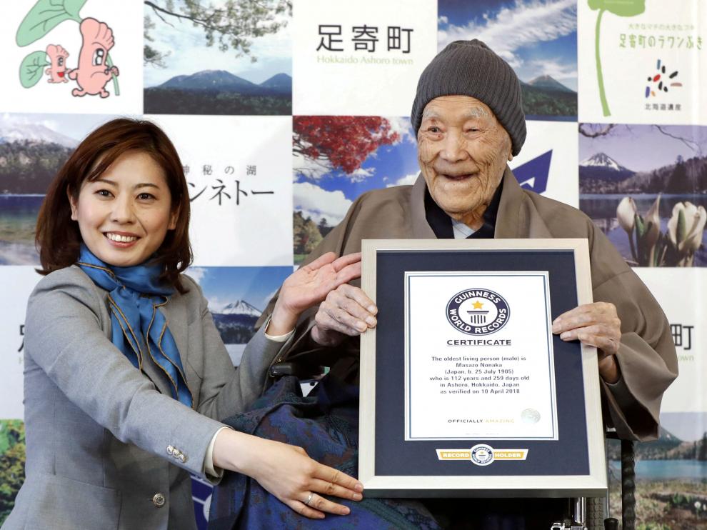 En abril de 2018 fue nombrado el hombre más longevo del mundo por el Guiness World Records.