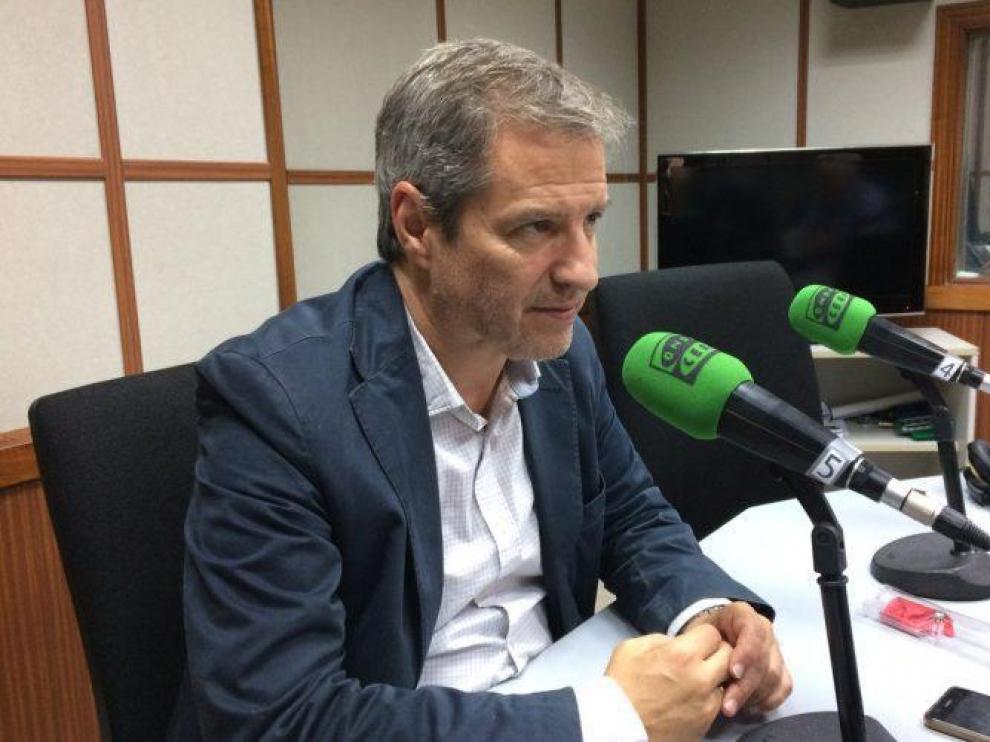 Daniel Pérez, en un estudio de Onda Cero en Aragón.