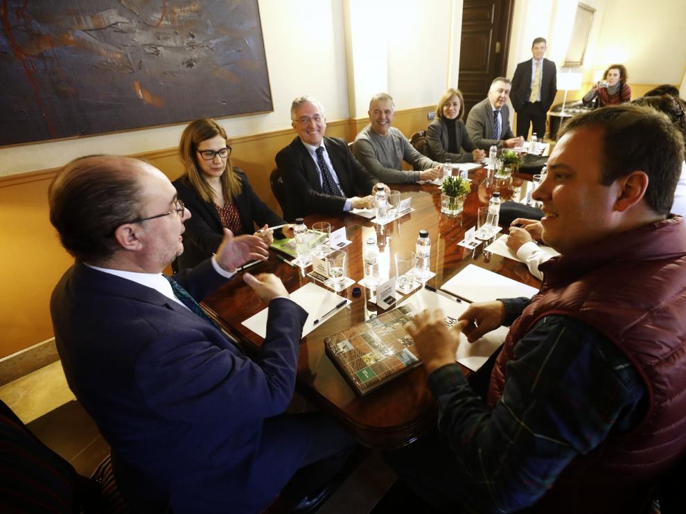 Lambán y Olona estuvieron reunidos más de una hora con Eva Febrero y la ejecutiva de UAGA.