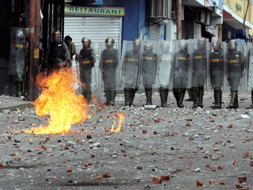 Venezuela está sumergida en una importante crisis política después de que el mes pasado Juan Guaidó se autoproclamase presidente interino y numerosas protestas en contra y a favor de Maduro llenaran las calles.