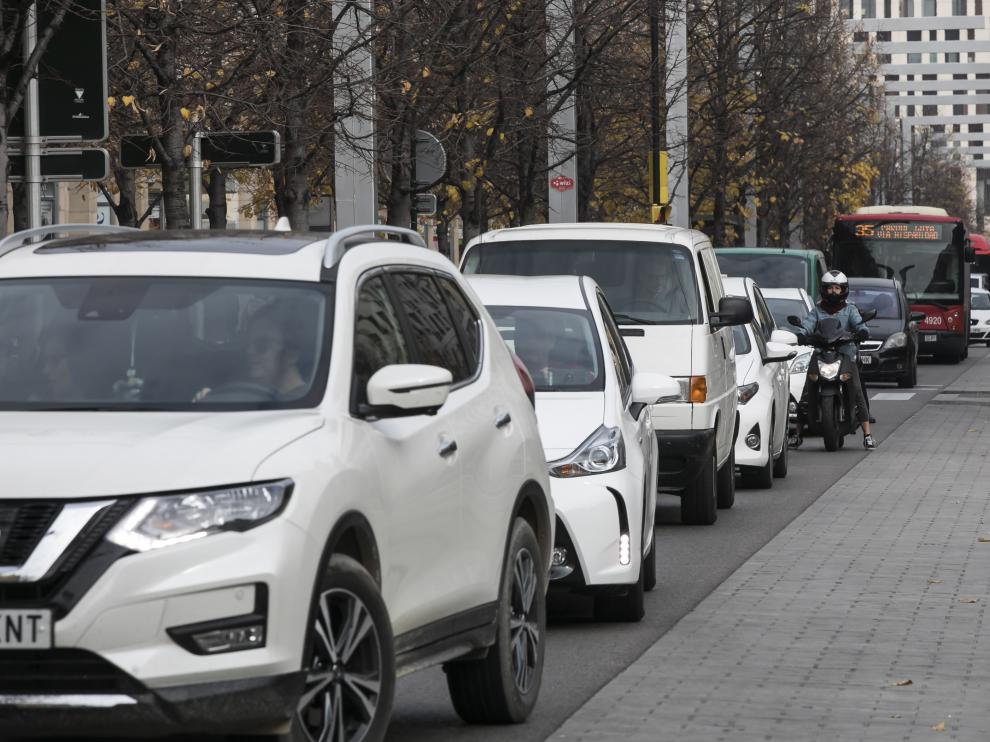 Las matriculaciones de coches de gasolina aumentan frente a la caída del diésel.