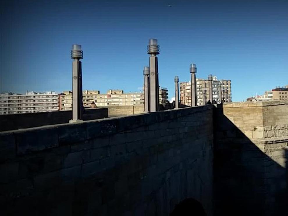 Puente de Piedra: leones y cierzo, señas de identidad de Zaragoza