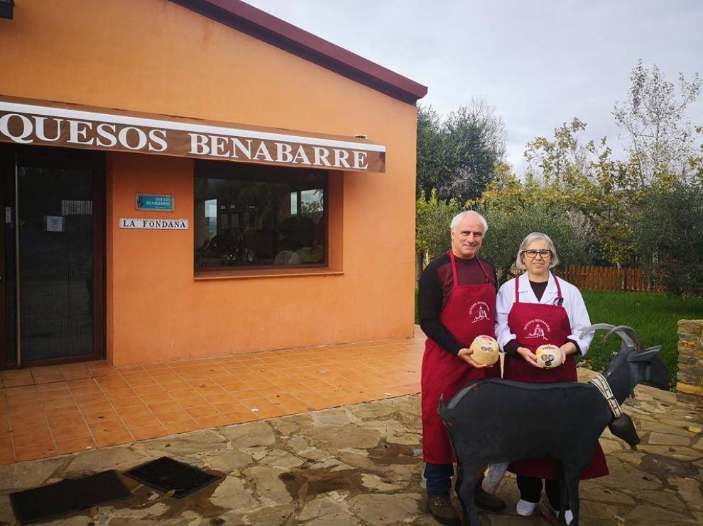 En la imagen, Juan José Baró y Mª Pilar Marqués, responsables de Quesos Benabarre.