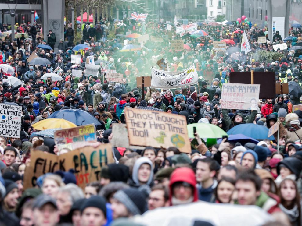Manifestación multitudinaria en Bruselas contra el cambio climático.