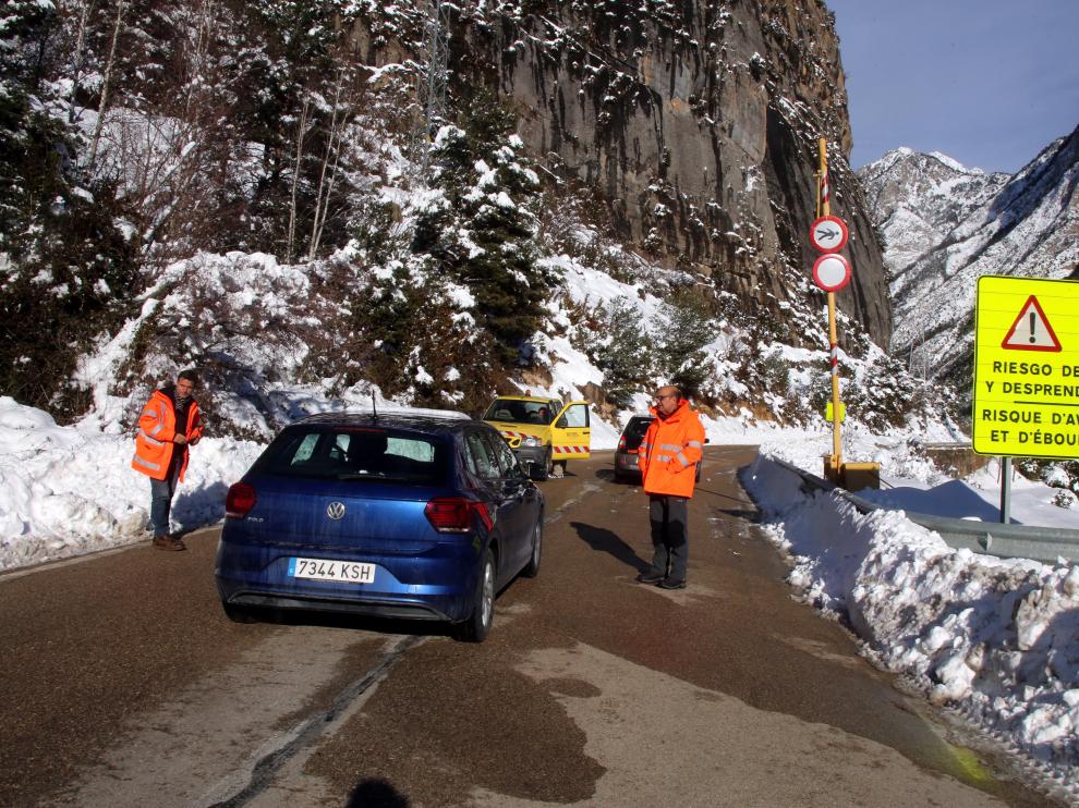 En los últimos días la nieve ha complicado el tráfico en numerosas carreteras del Pirineo.
