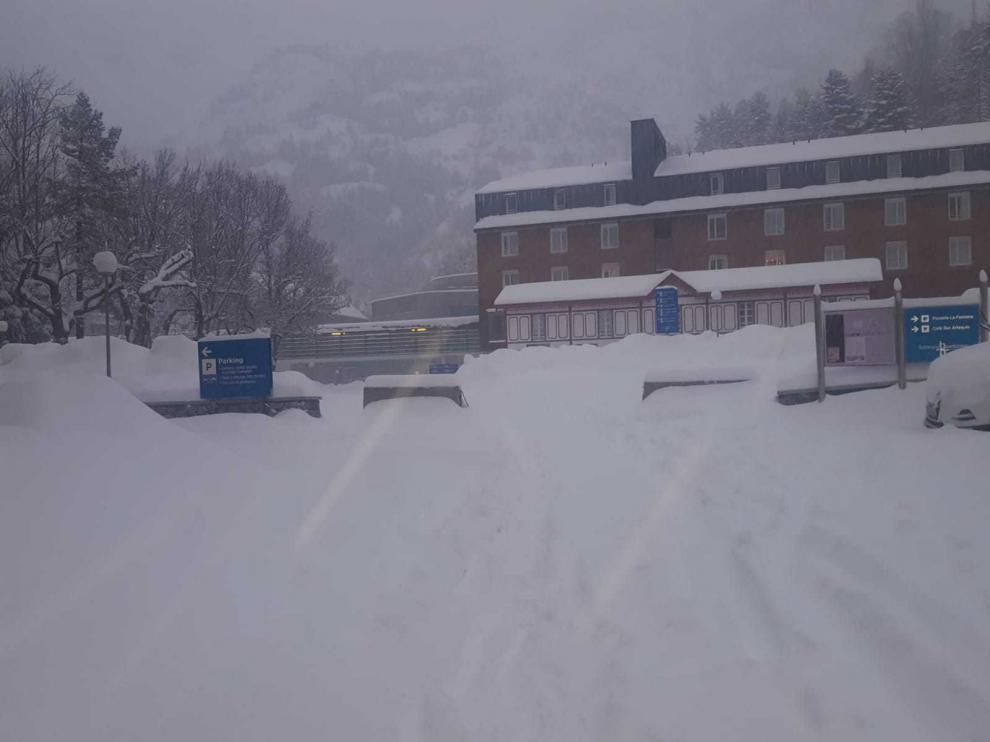 Cerrados al tráfico los accesos al Balneario de Panticosa.
